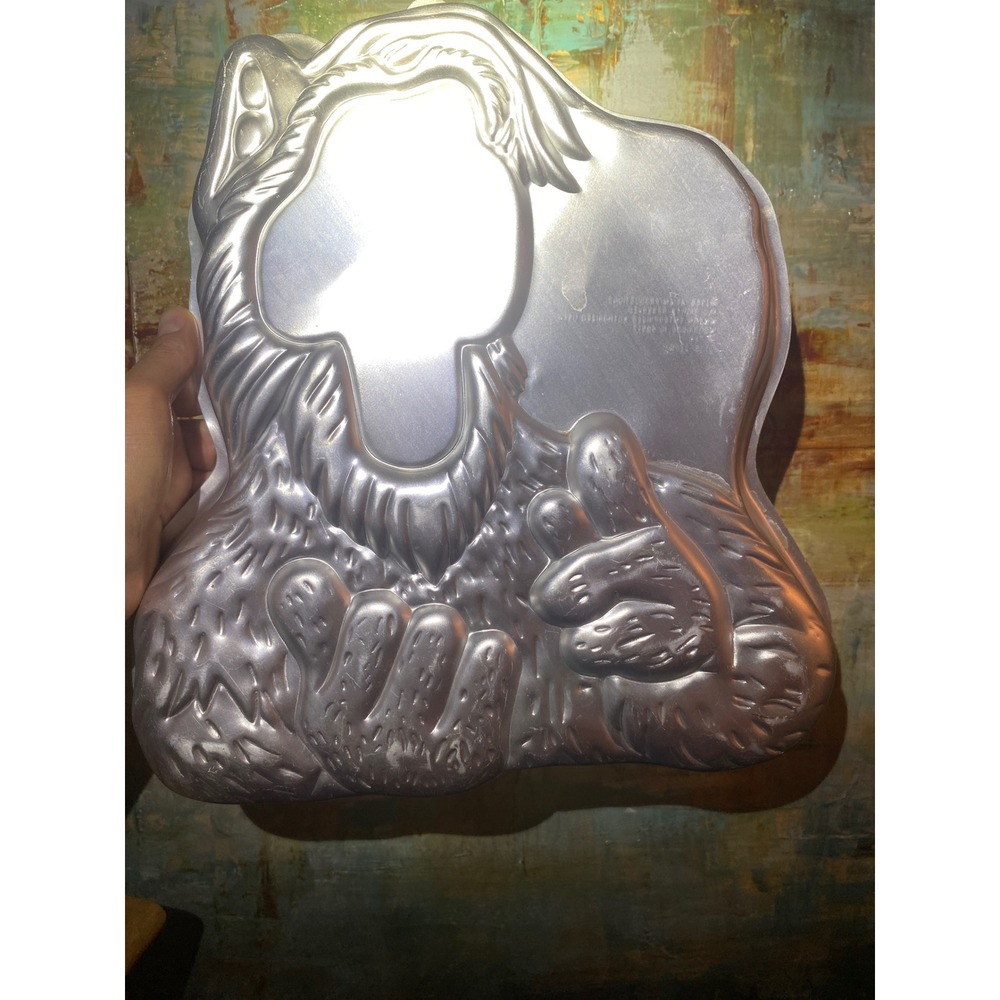 Vintage 1988 Wilton ALF Cake Pan Aluminum 2105-2705 80s Alien Thumbs Up‎ Retro